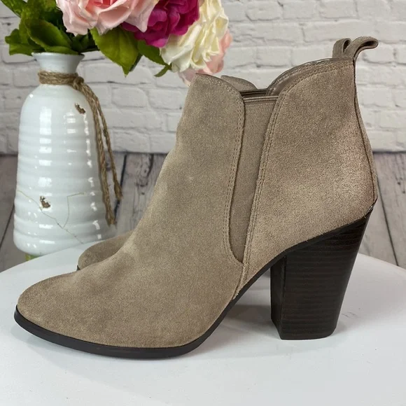 MICHEAL KORS Tan Suede High Heel Slip On Ankle Boots - Picture 4 of 17